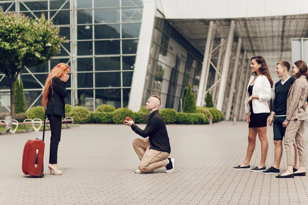 Celebra el Día de la Propuesta regalando experiencias. Aprende cómo proponer un viaje inolvidable por México con los consejos expertos de Autovías La Línea.