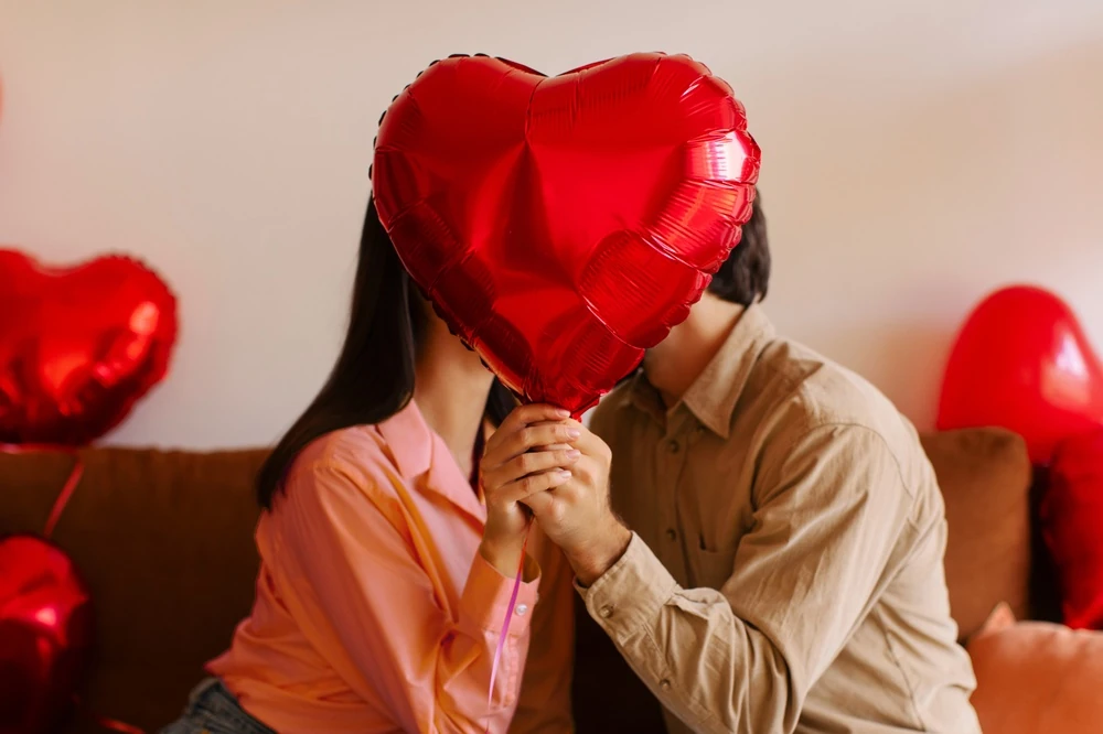 Celebra el Día del Beso con una escapada. Descubre los destinos más románticos de México para viajar en autobús y crear recuerdos inolvidables en pareja.