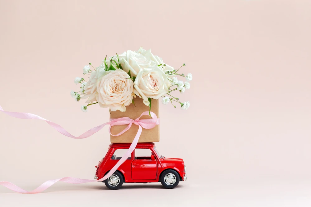 Celebra el Día Mundial del Matrimonio con una escapada romántica. Descubre destinos ideales para viajar en pareja en autobús y reavivar la llama del amor.