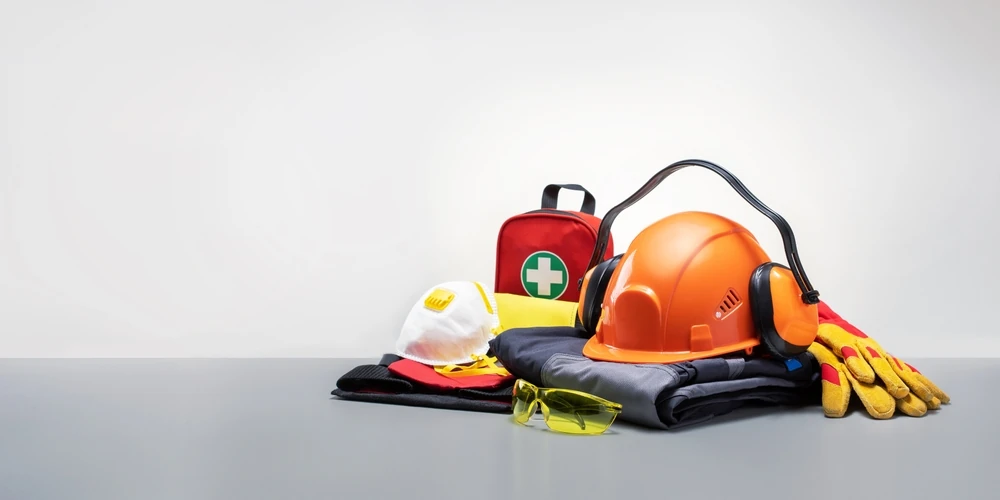 En el Día Mundial de la Seguridad y la Salud en el Trabajo, conoce la importancia de un entorno laboral seguro y cómo esto garantiza tu bienestar al viajar.
