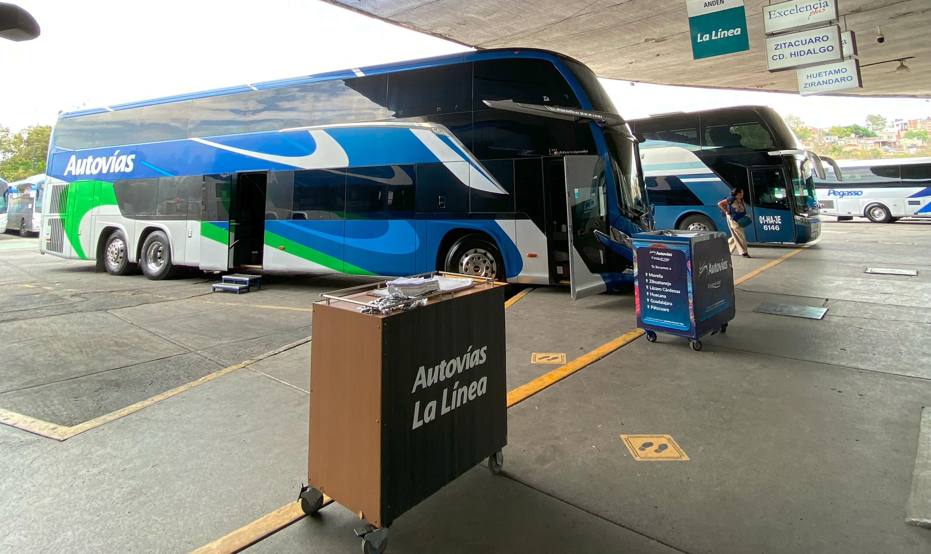 Autobús Autovías La Línea disponible para renta